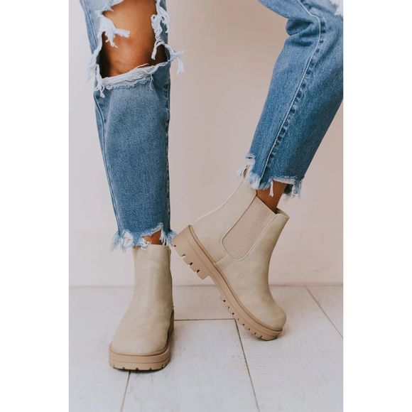 $75 NEW Soda Pilot Lug Sole Low Heel Chelsea 10 Fashion Ankle Bootie - Beige - Picture 6 of 9